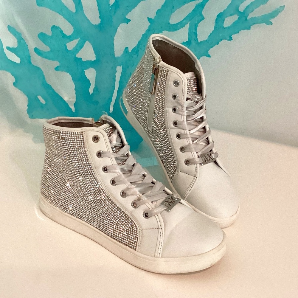 REDUCED GORGEOUS MICHAEL KORS GIRLS CRYSTAL EMBELLISHED ANKLE SNEAKERS SZ 2